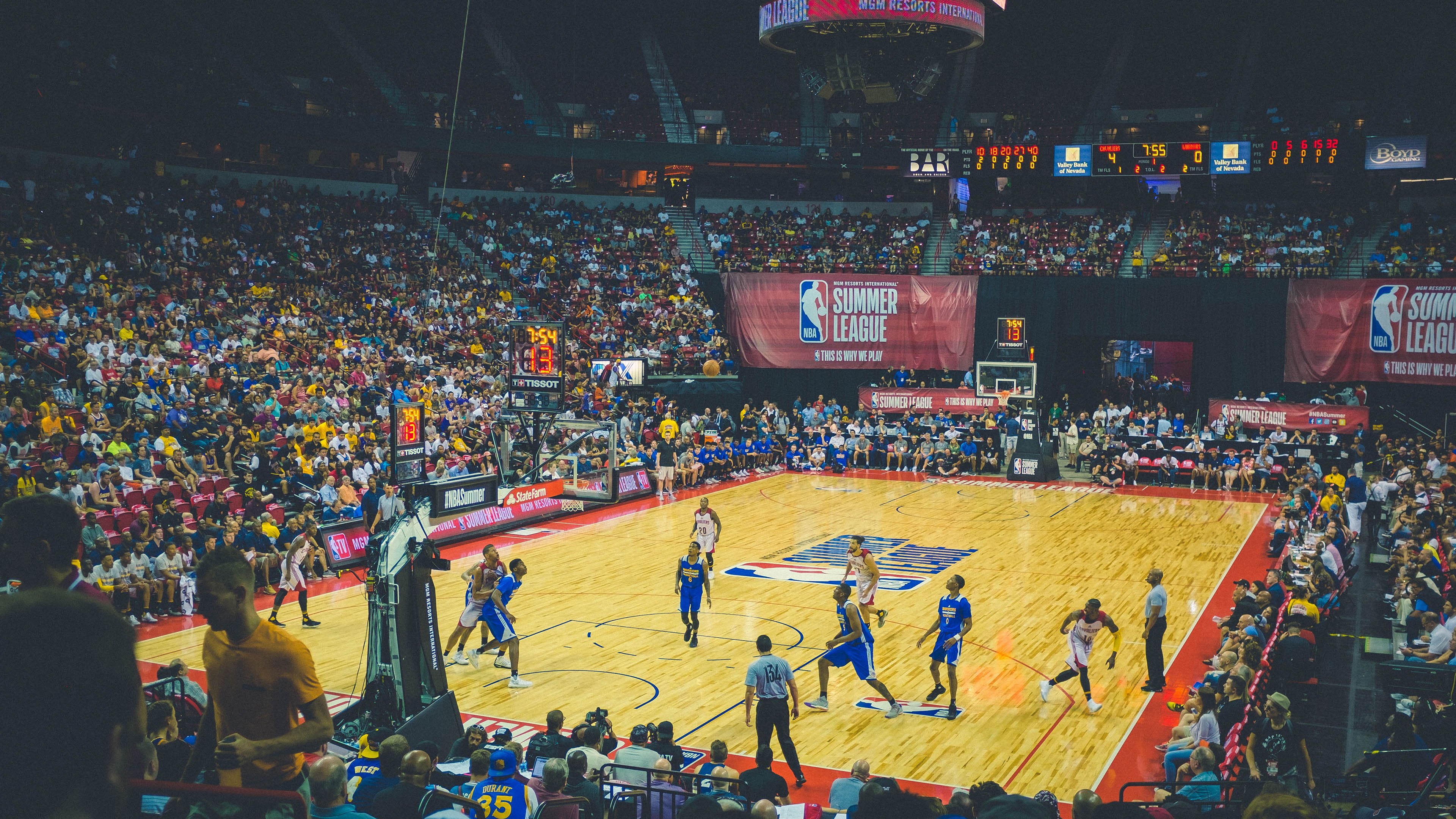 浓眉哥焦点对战,塔图姆与70激战IG分钟,刷新纪录胜负难料!赢得满堂喝彩